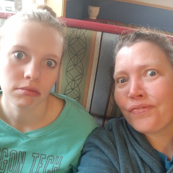 Meet your Posher, Cynthia - Picture 9 of 11